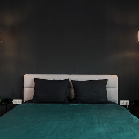 Skylark - Zurich Studio With Terrace & Mountain View Brasov Luaran gambar